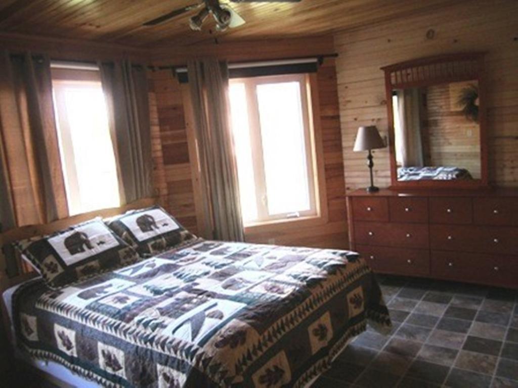 Swept Away Cottages Кавендиш Номер фото